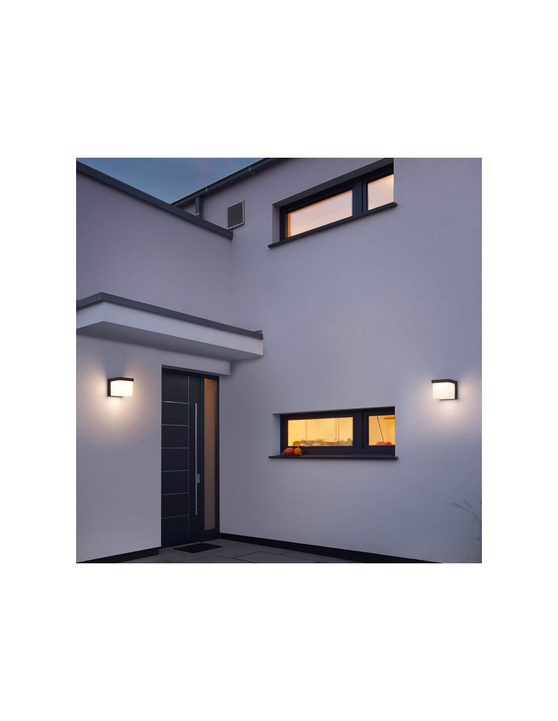 Aplique exterior LED Yangtze antracita 4.5W 400lm 3000K IP54 instalado en fachada moderna