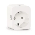 Vista frontal del enchufe inteligente con medidor de potencia WiZ blanco.