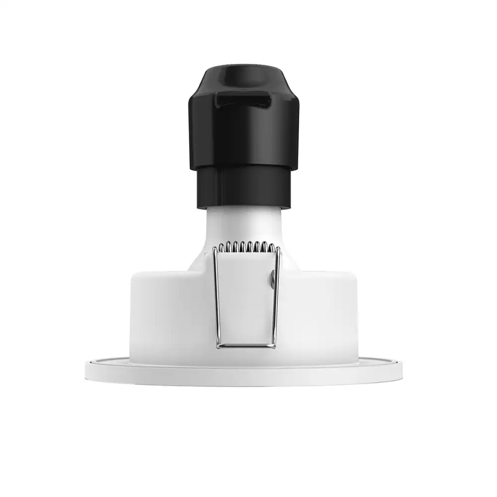 Foco empotrado Adore Philips Hue LED 4,2W cromo White Ambience IP44 vista trasera con soporte.