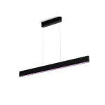 Lámpara colgante Ensis Philips Hue negra encendida con iluminación inferior en tono violeta sobre fondo blanco