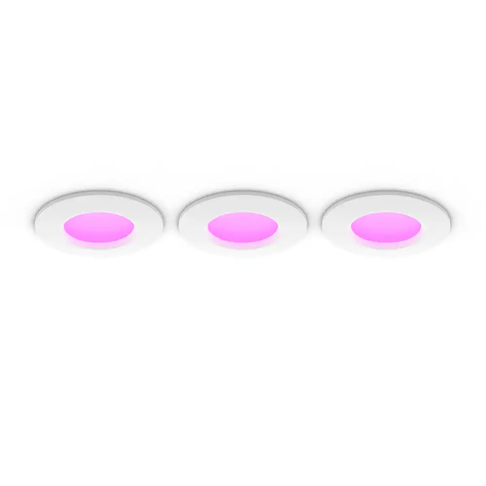 Pack 3 empotrados Downlight Slim P Philips Hue blanco White and Color IP44 con iluminación rosa.