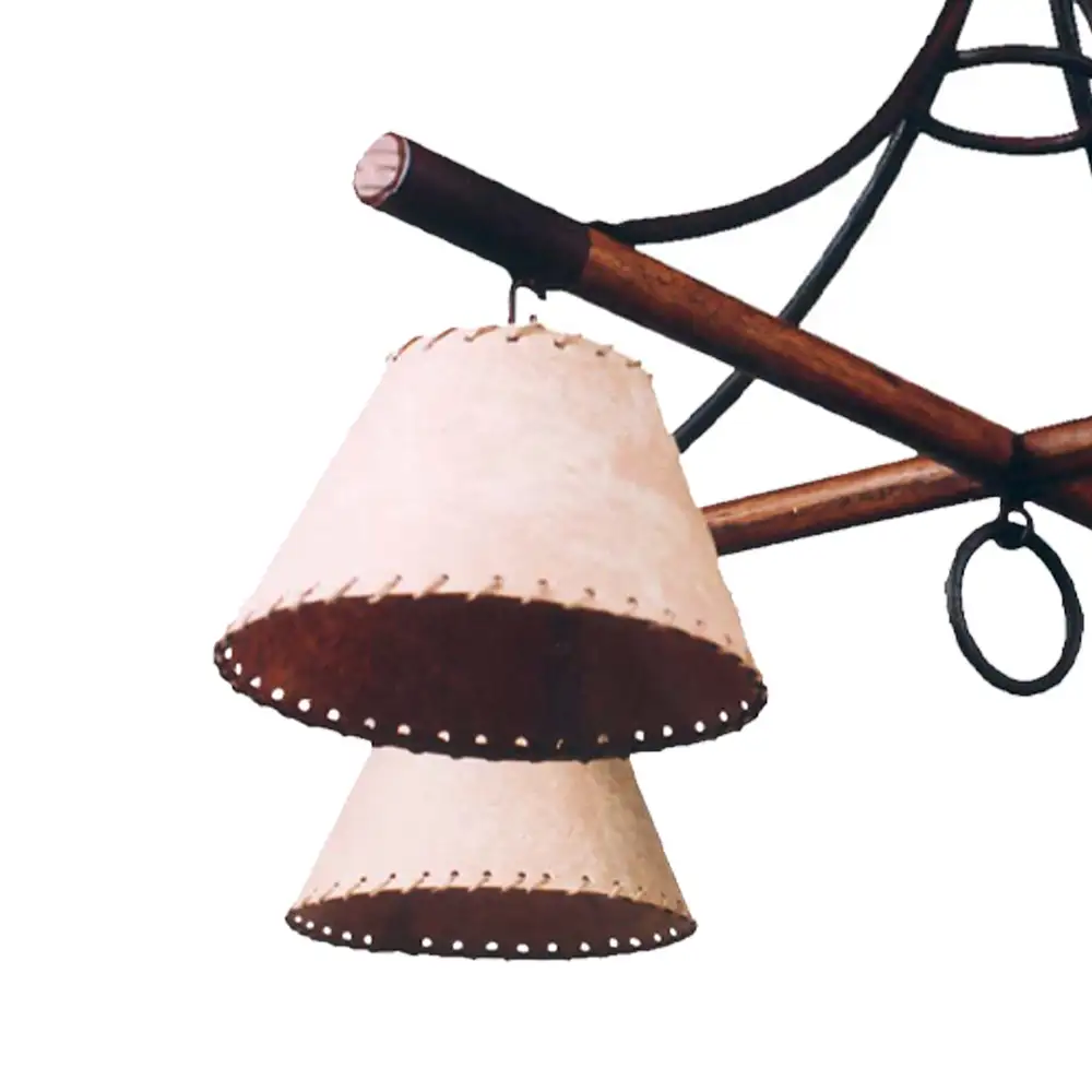 Portalámparas de techo colgante 4 luces en madera y metal con pantallas estilo rústico Campiluz vista lateral