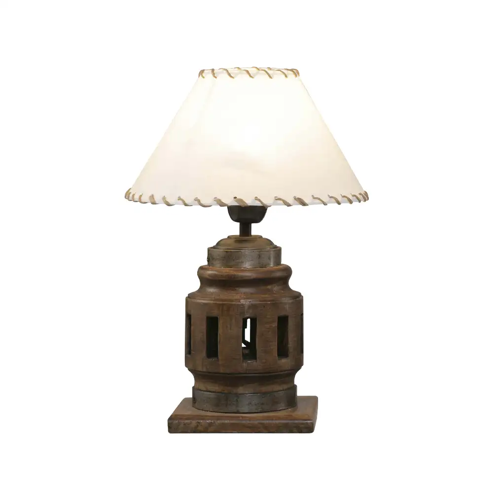 Lámpara de mesa de madera clásica